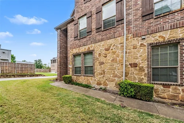 $3,200 | 4205 Riverview Drive, Carrollton, TX 75010