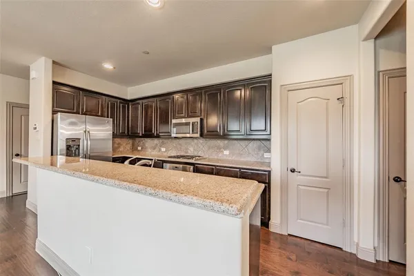 $3,200 | 4205 Riverview Drive, Carrollton, TX 75010