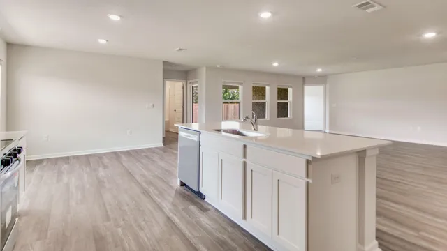 $391,900 | 5615 Thatcher Road, Crestview, FL 32539