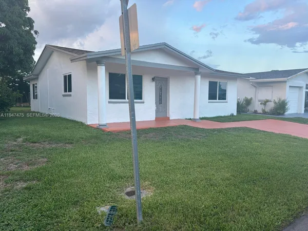 $2,400 | 4715 Northwest 44th Street, Tamarac, FL 33319
