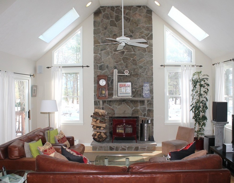 9 Crestview Road Bedford, MA 01730 - Photo 1 of 25 Gallery Image 1