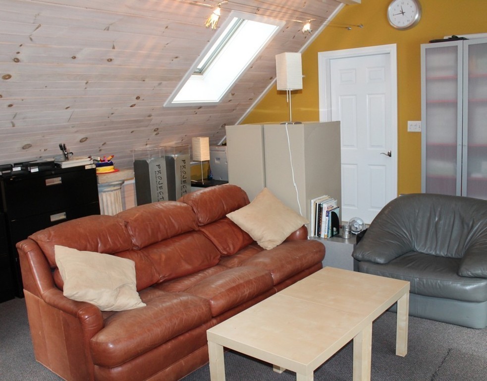 9 Crestview Road Bedford, MA 01730 - Photo 19 of 25 Gallery Image 19