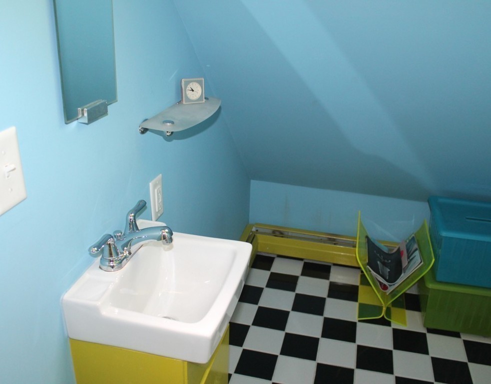 9 Crestview Road Bedford, MA 01730 - Photo 21 of 25 Gallery Image 21