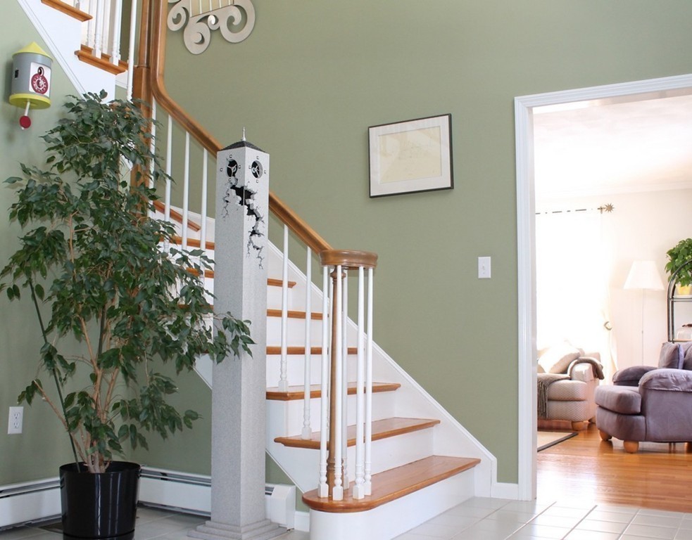 9 Crestview Road Bedford, MA 01730 - Photo 3 of 25 Gallery Image 3