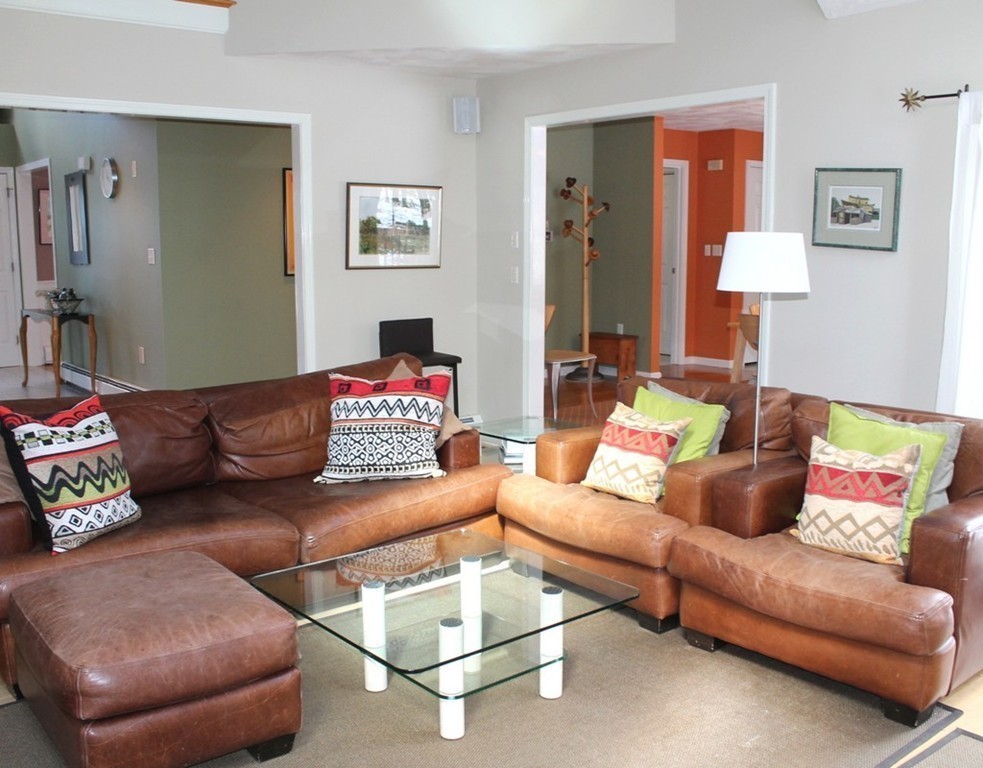 9 Crestview Road Bedford, MA 01730 - Photo 4 of 25 Gallery Image 4