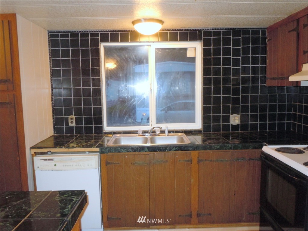 2115 Rocky Point Road Northwest, Unit 7 Bremerton, WA 98312 - Photo 10 of 15 Gallery Image 10