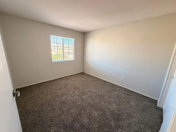 $1,895 | 7611 West Cinnabar Avenue, Peoria, AZ 85345