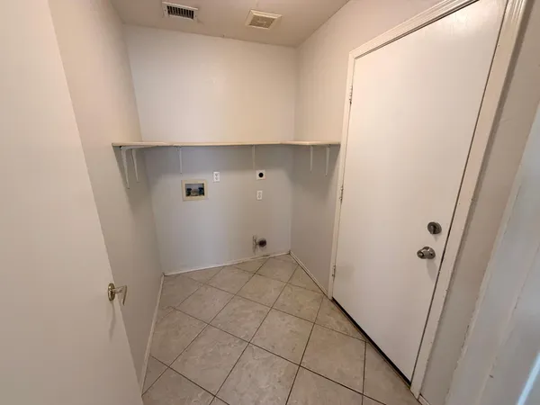 $1,895 | 7611 West Cinnabar Avenue, Peoria, AZ 85345