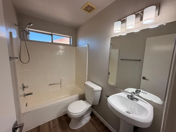 $1,895 | 7611 West Cinnabar Avenue, Peoria, AZ 85345