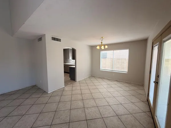 $1,895 | 7611 West Cinnabar Avenue, Peoria, AZ 85345