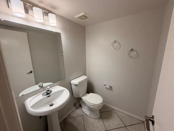 $1,895 | 7611 West Cinnabar Avenue, Peoria, AZ 85345