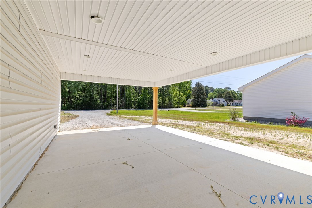 2085 Skippers Road Emporia, VA 23847 - Photo 21 of 34 a view of an empty room