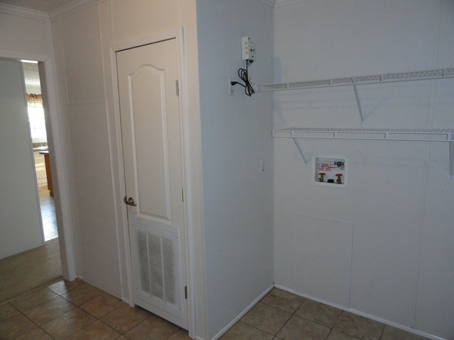 548 English Road Rocky Mount, VA 24151 - Photo 21 of 24 LAUNDRYRMV2