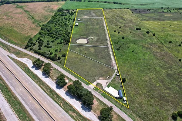 $1,285,000 | 6882 Interstate 35E, Waxahachie, TX 75167