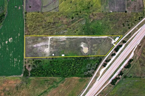 $1,285,000 | 6882 Interstate 35E, Waxahachie, TX 75167