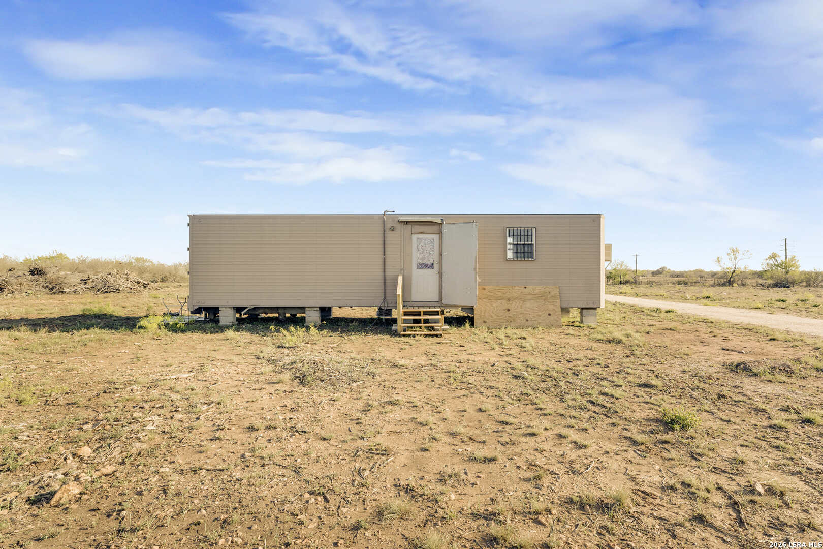 2811 Cr 467 Devine, TX 78016 - Photo 6 of 25