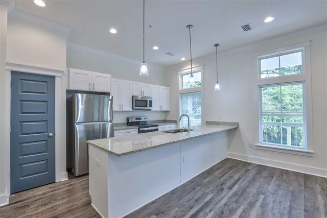 $3,900 | 429 St Francis Street, Unit 3, Tallahassee, FL 32301
