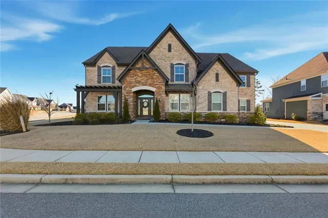 $885,000 | 13 Clearwater Court, Hoschton, GA 30548
