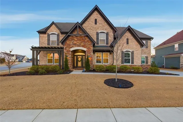 $885,000 | 13 Clearwater Court, Hoschton, GA 30548