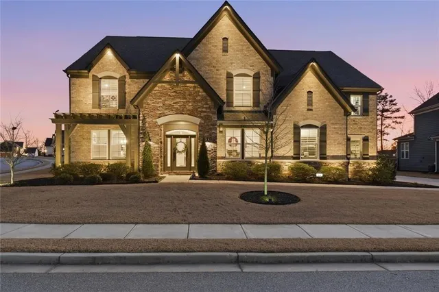 $885,000 | 13 Clearwater Court, Hoschton, GA 30548