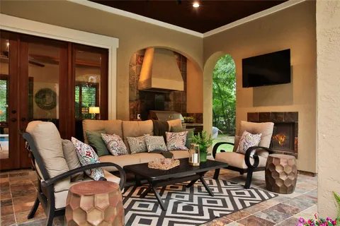 $2,999,999 | 79 North Gary Glen Circle, The Woodlands, TX 77382