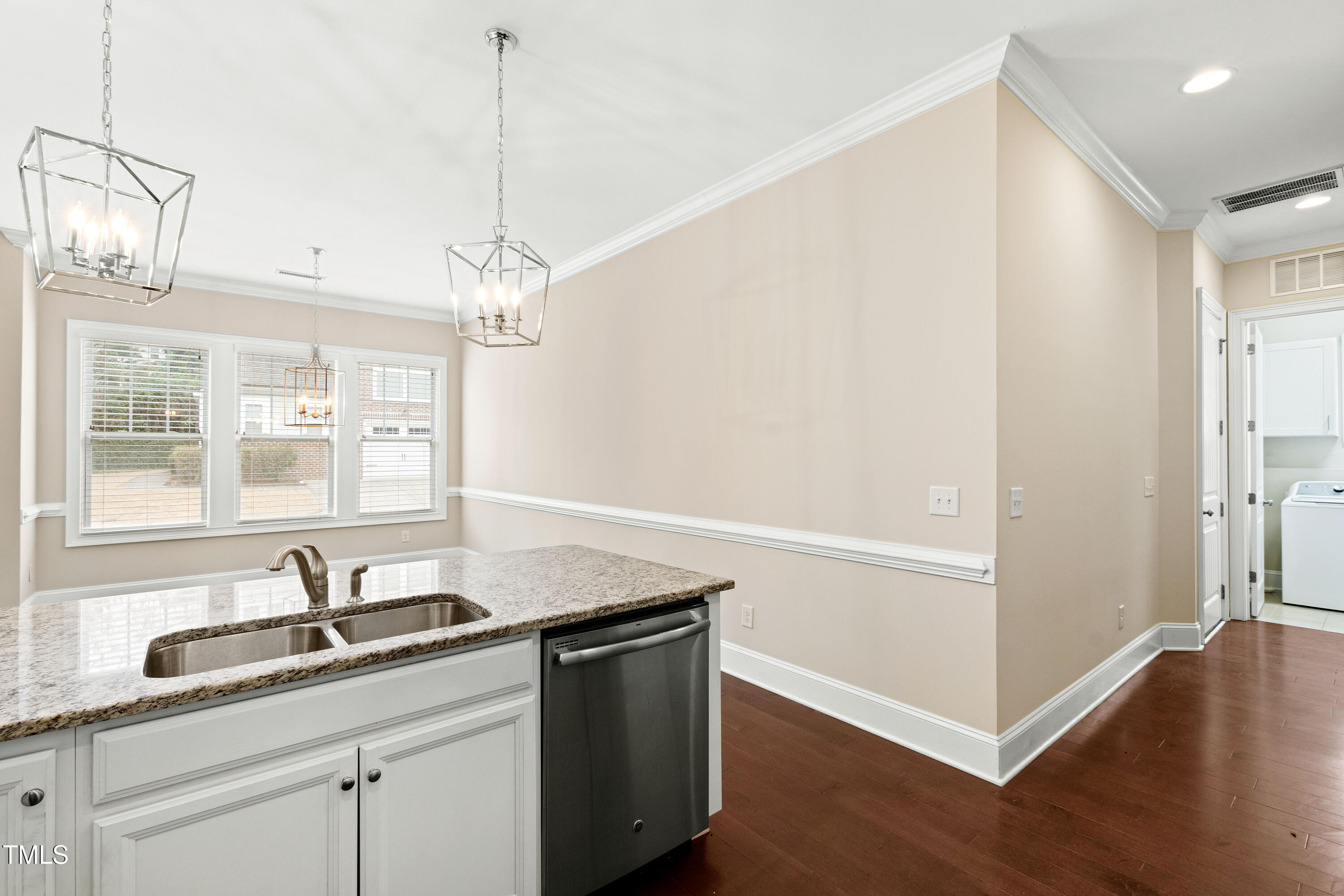 525 Fallon Grove Way Raleigh, NC 27608 - Photo 12 of 49 Fallon (12)