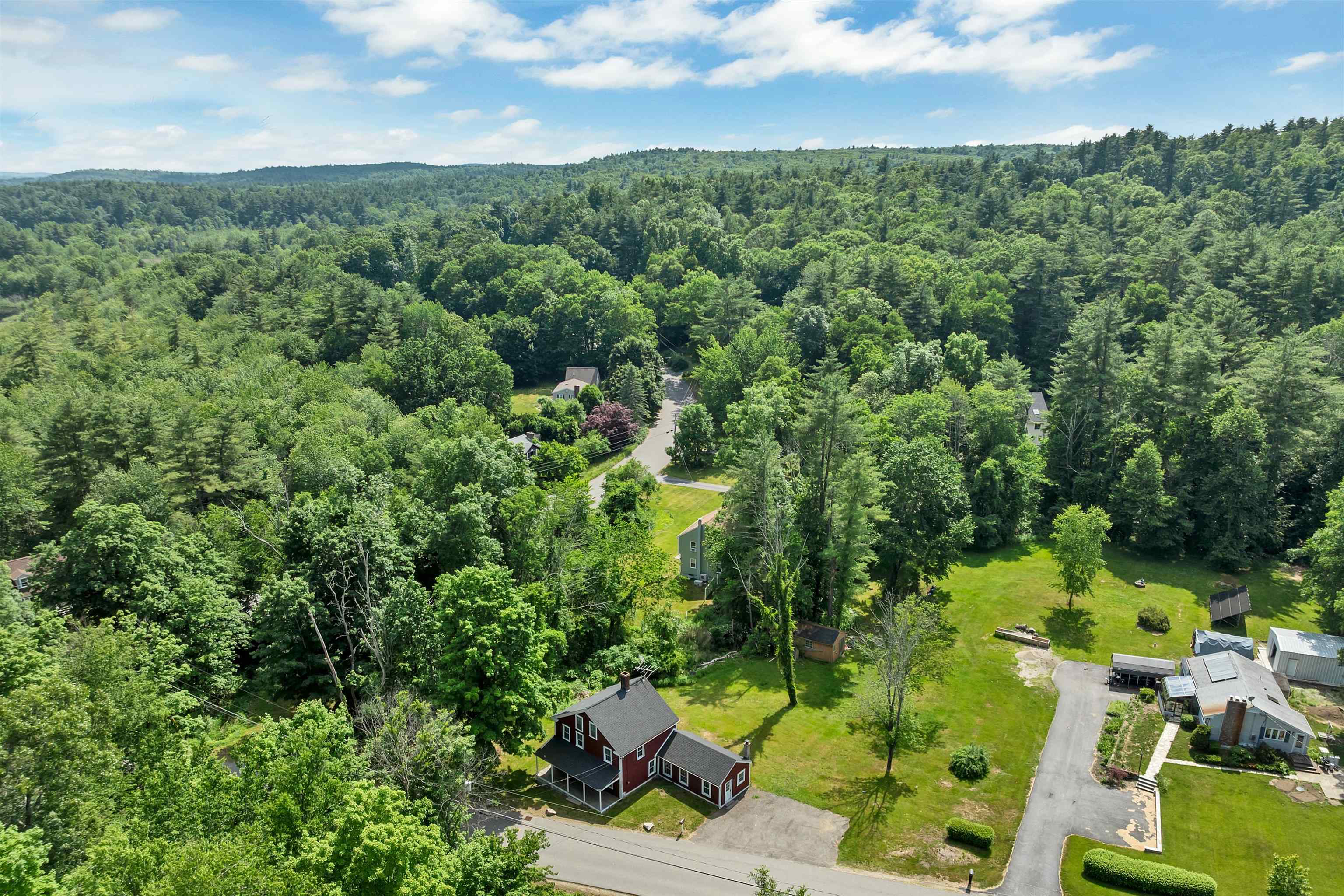 93 Gulf Road Derry, NH 03038 - Photo 9 of 47