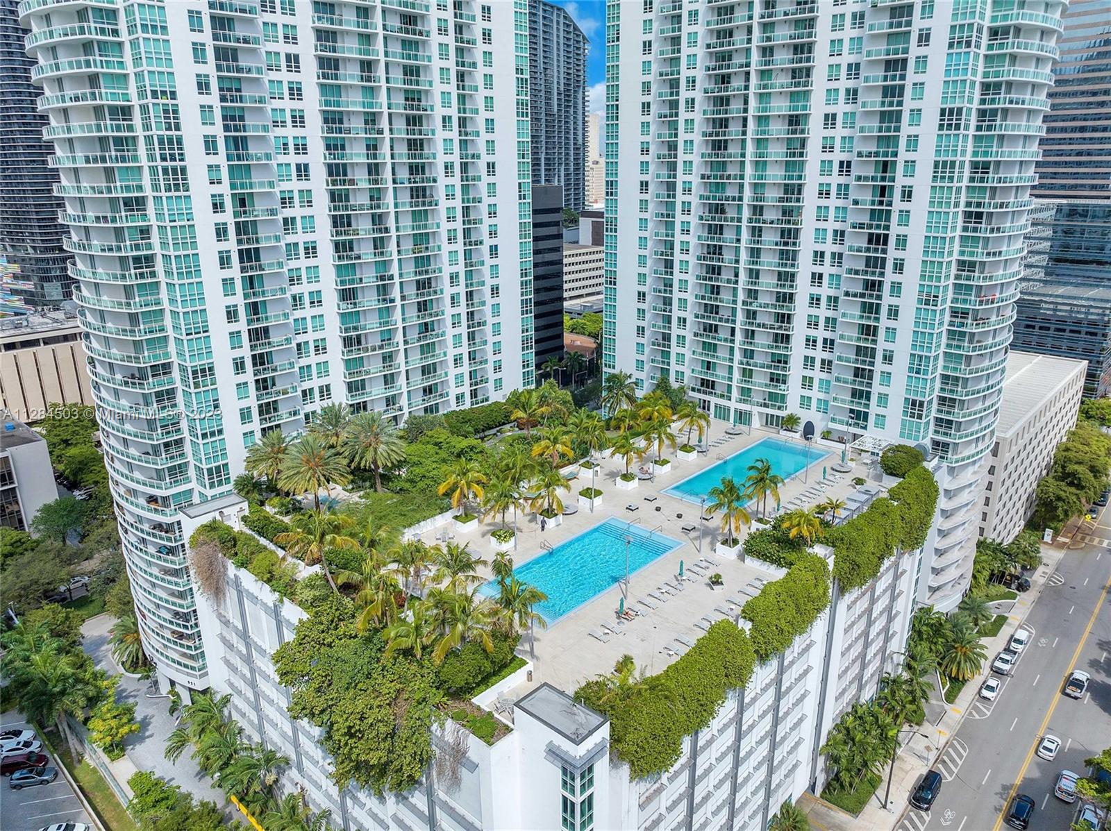 Brickell Miami, FL 33131 - Photo 27 of 29 a picture of flowers