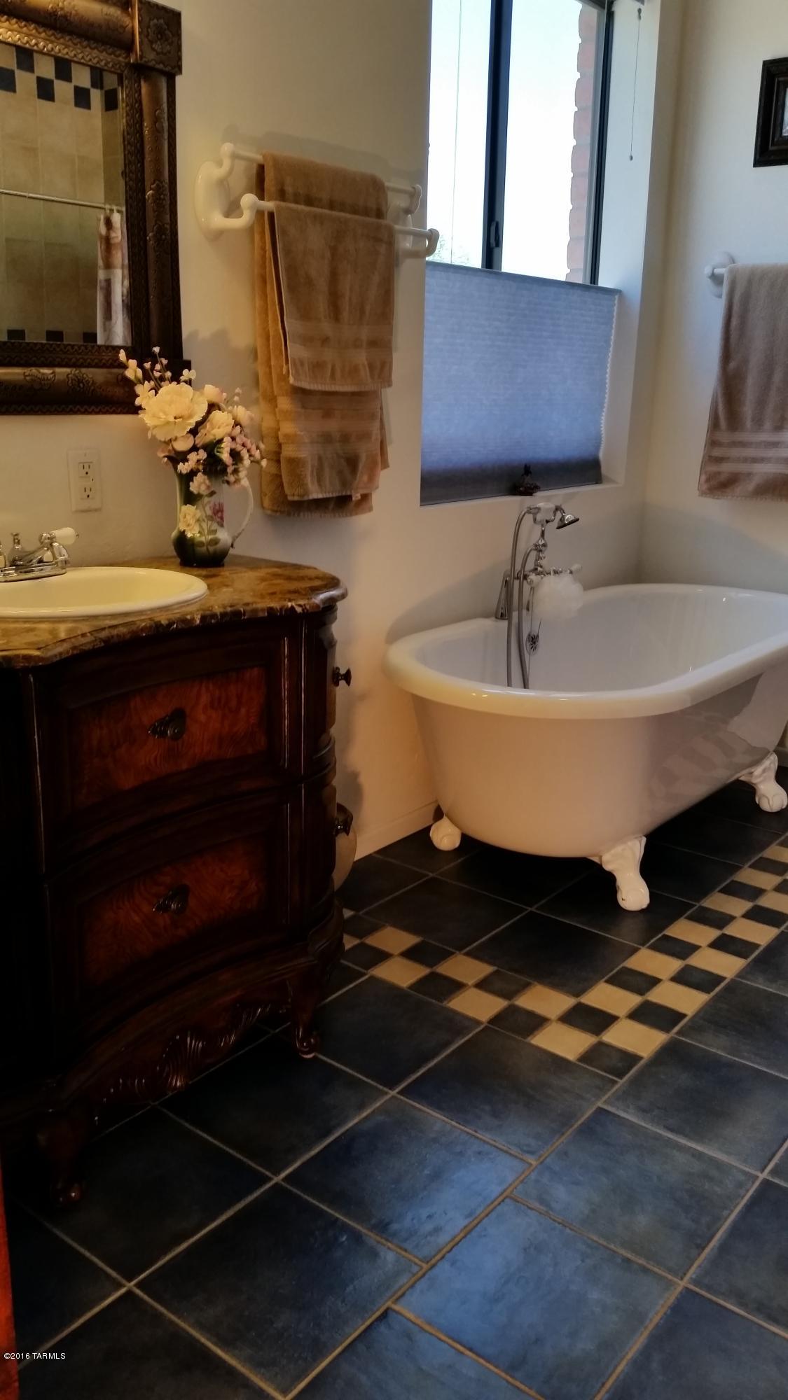 214 Camino Kennedy Rio Rico, AZ 85648 - Photo 22 of 35