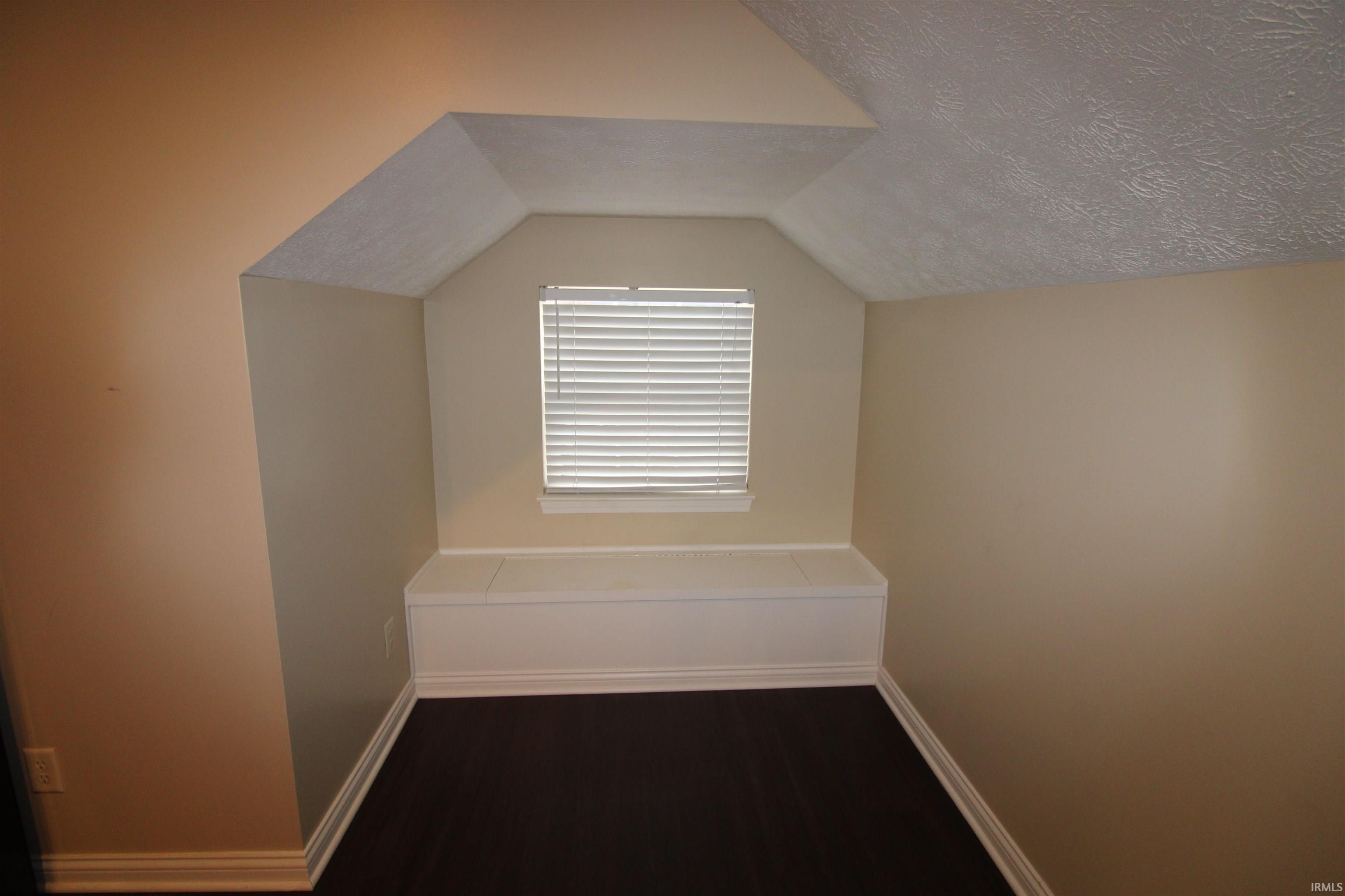 9803 Clippinger Road Evansville, IN 47725 - Photo 24 of 26 Gallery Image 24
