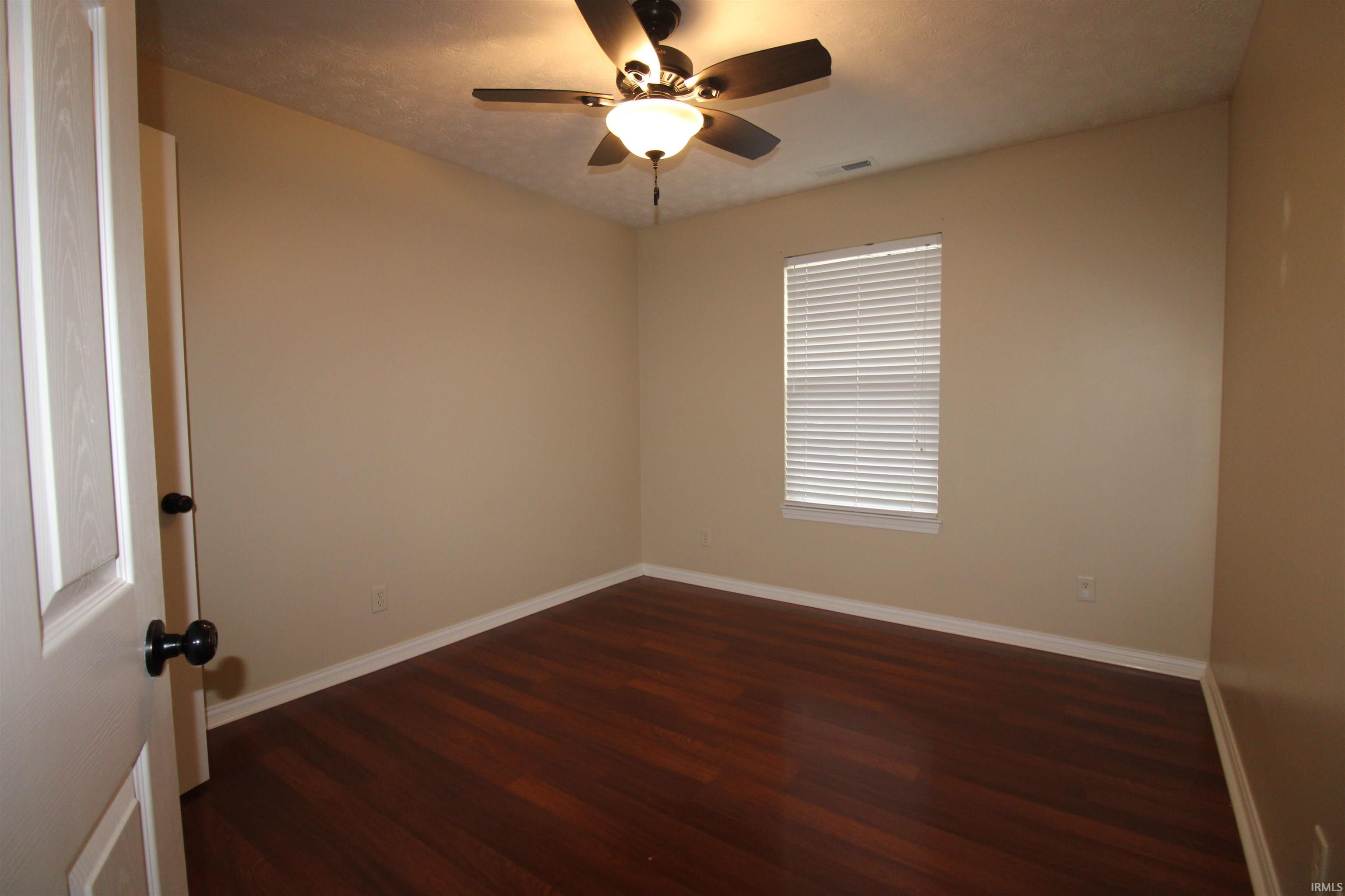 9803 Clippinger Road Evansville, IN 47725 - Photo 9 of 26 Gallery Image 9