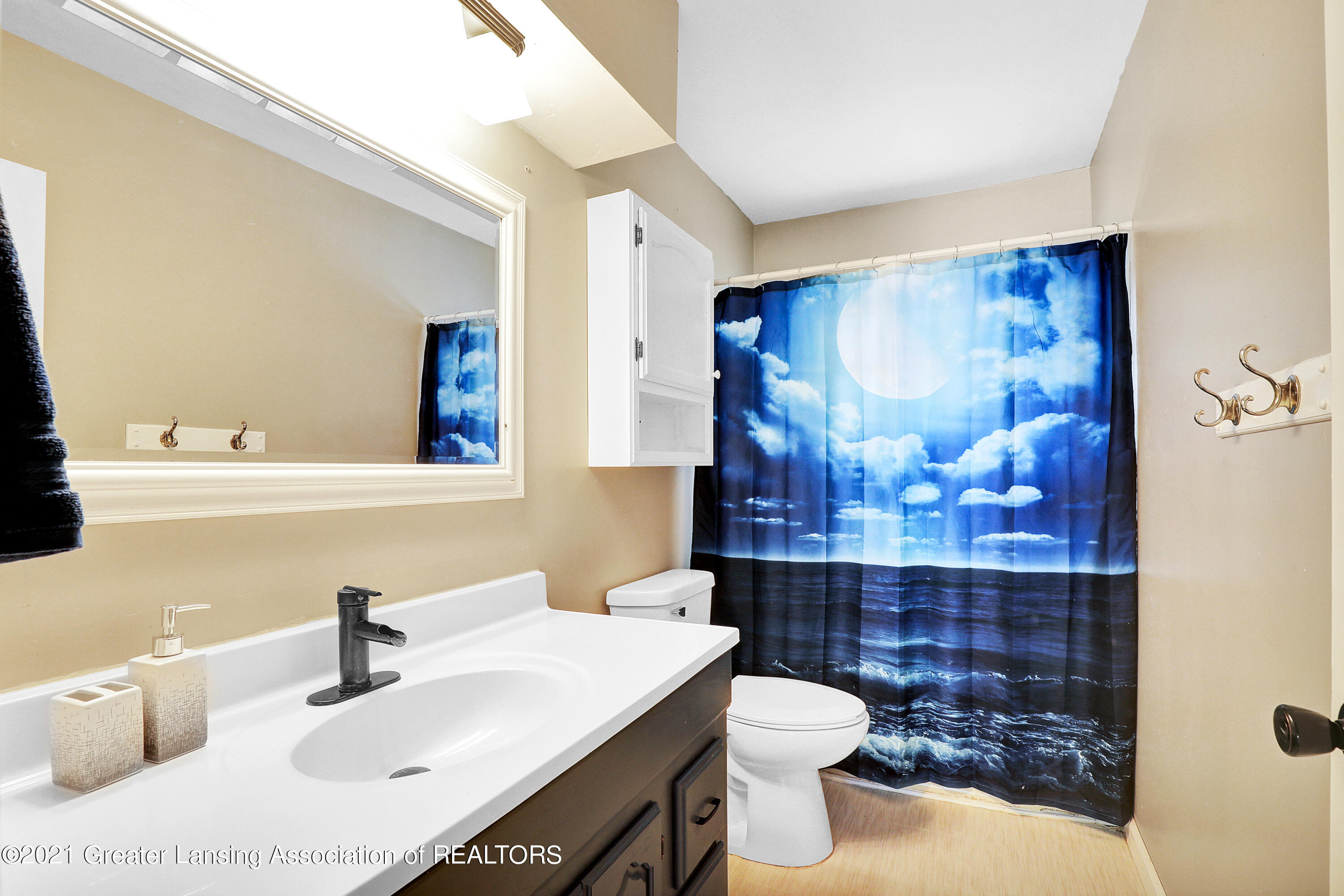 1424 Valley View Road Lansing, MI 48906 - Photo 16 of 34 _I3A7470