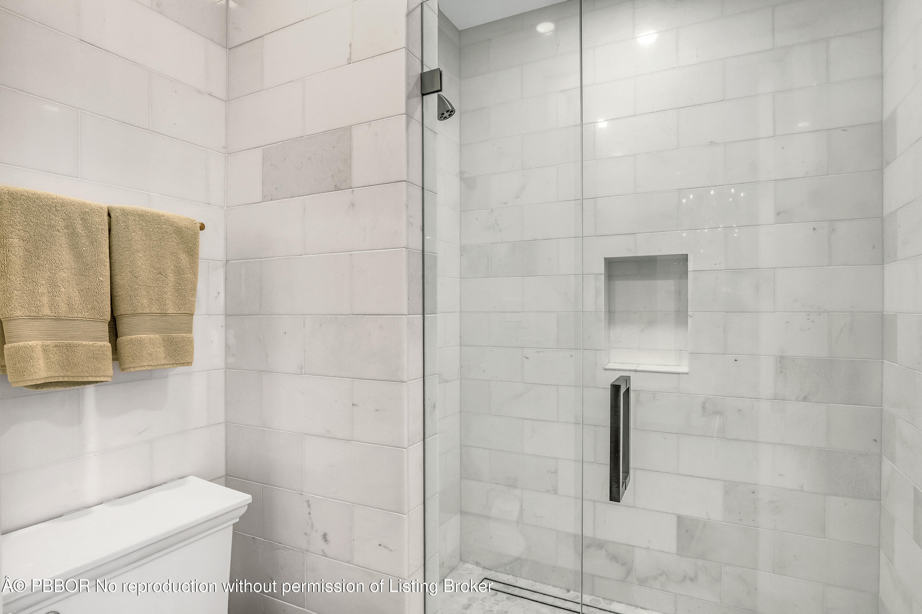 44 Cocoanut Row, Unit 302B Palm Beach, FL 33480 - Photo 24 of 24 Guest Bath