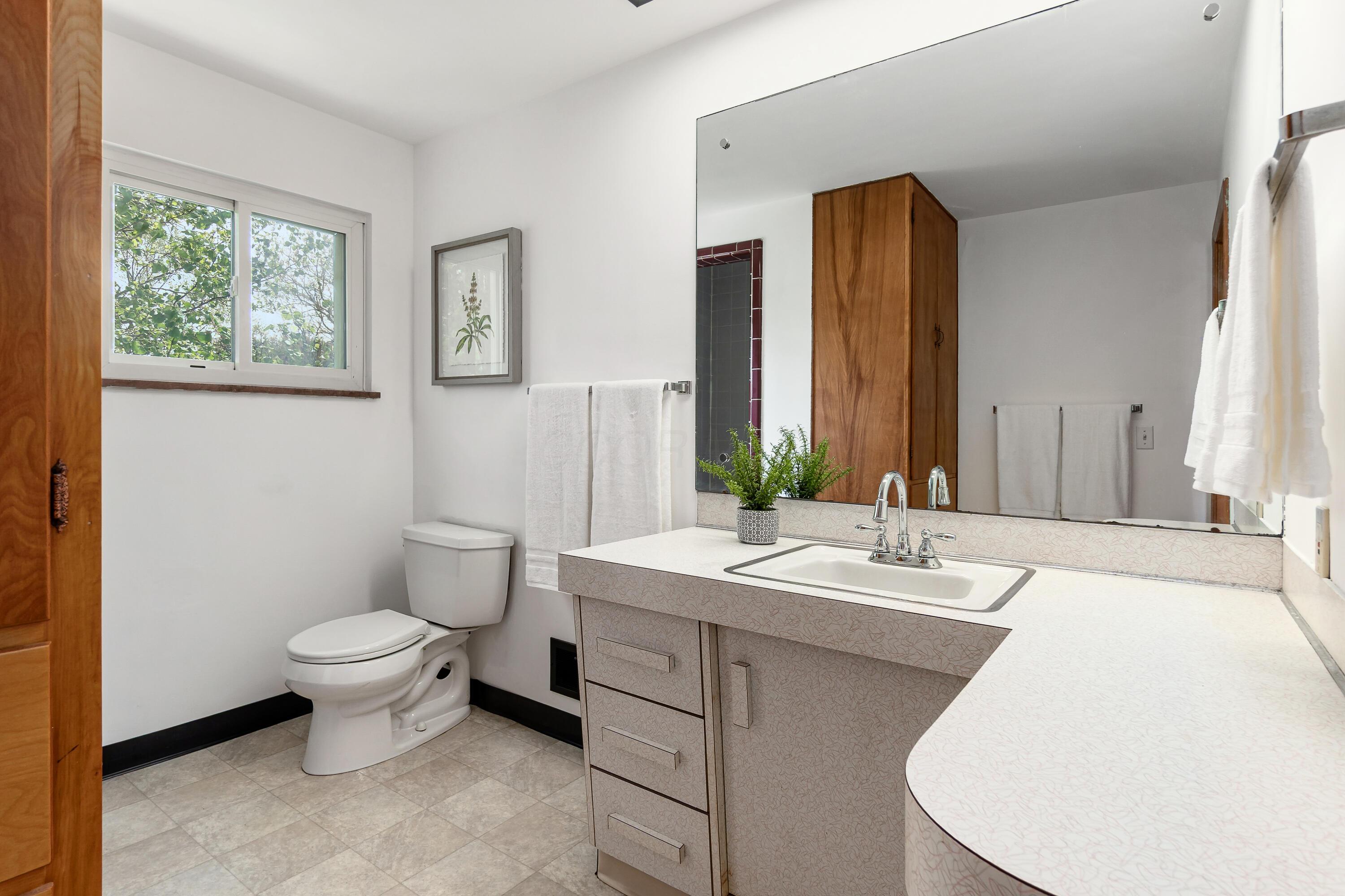 3615 Dempsey Road Westerville, OH 43081 - Photo 28 of 41 Full Bath (upstairs)