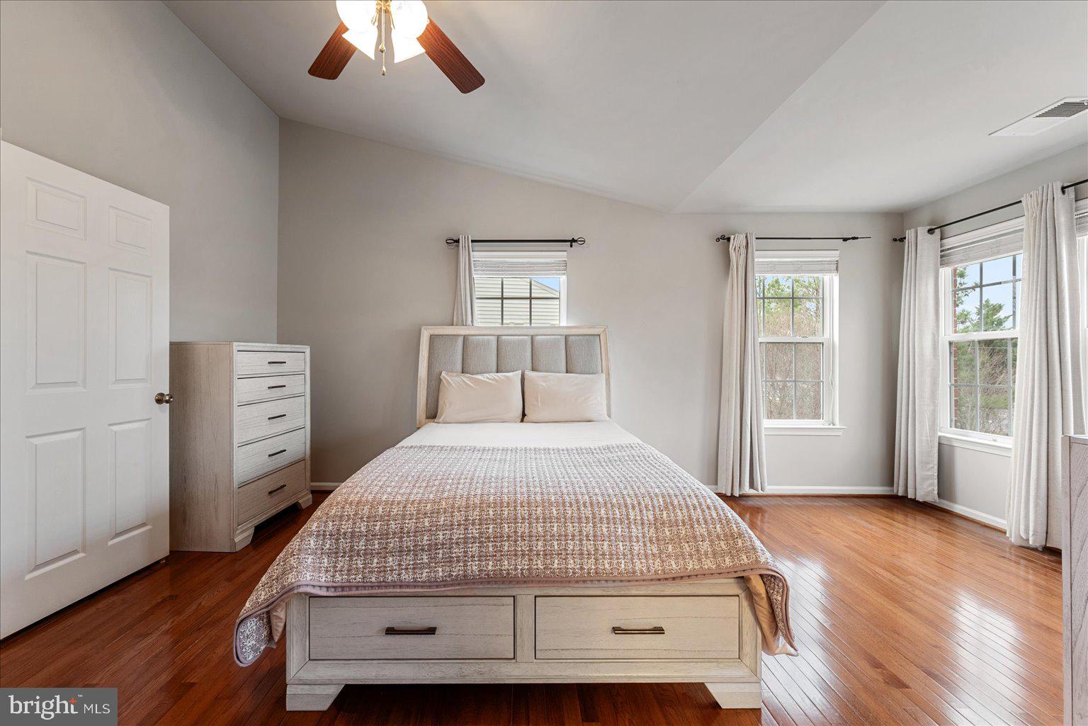 12761 Stone Lined Circle Lake Ridge, VA 22192 - Photo 11 of 24