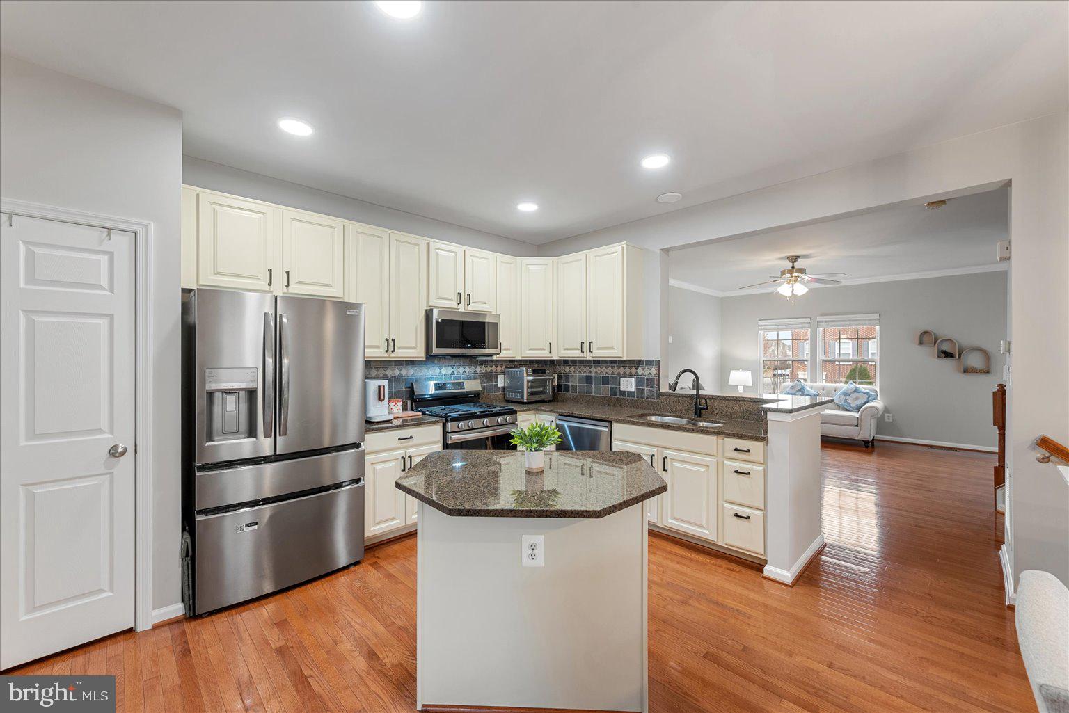 12761 Stone Lined Circle Lake Ridge, VA 22192 - Photo 2 of 24