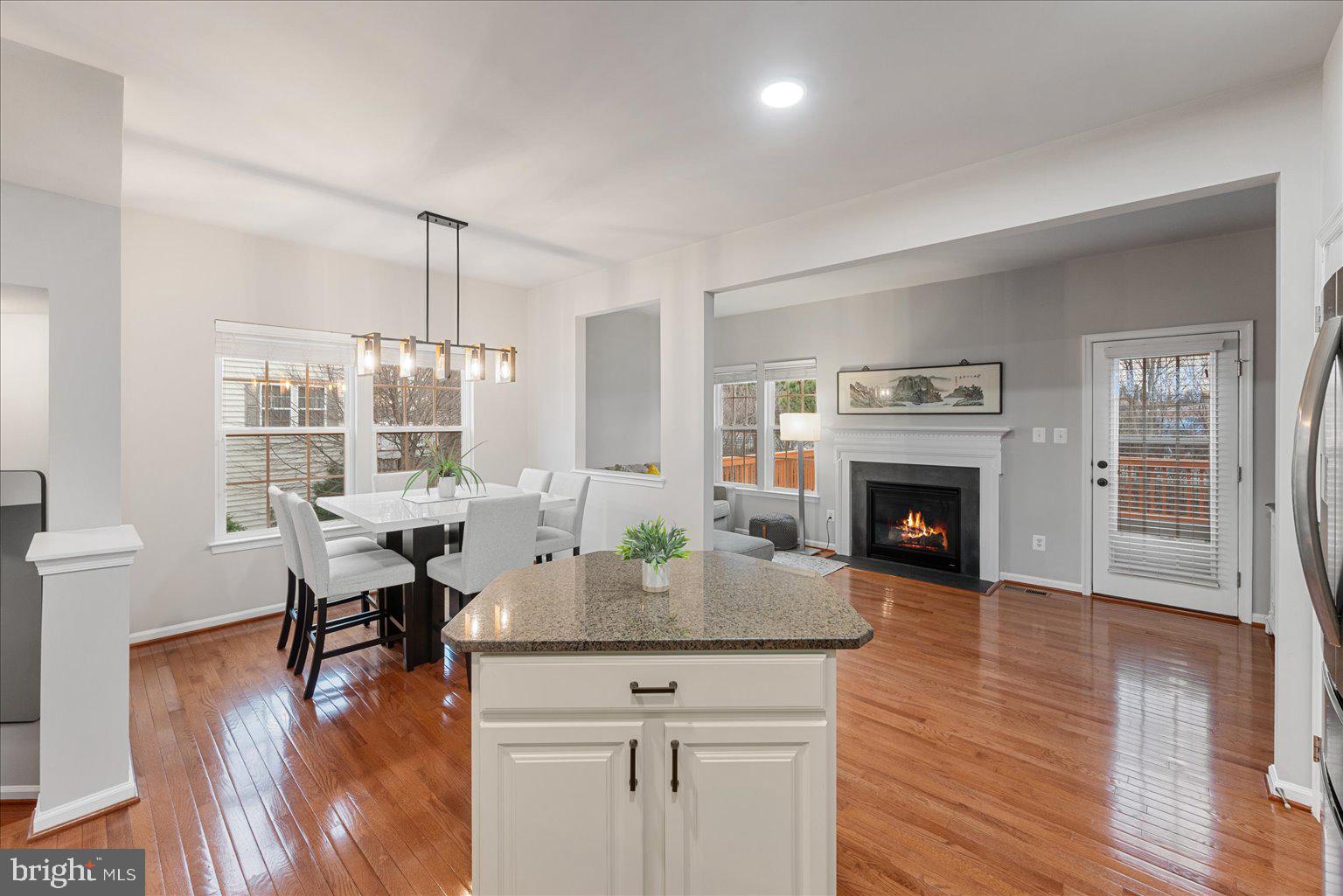 12761 Stone Lined Circle Lake Ridge, VA 22192 - Photo 6 of 24