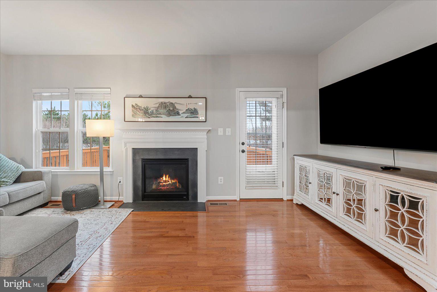 12761 Stone Lined Circle Lake Ridge, VA 22192 - Photo 7 of 24