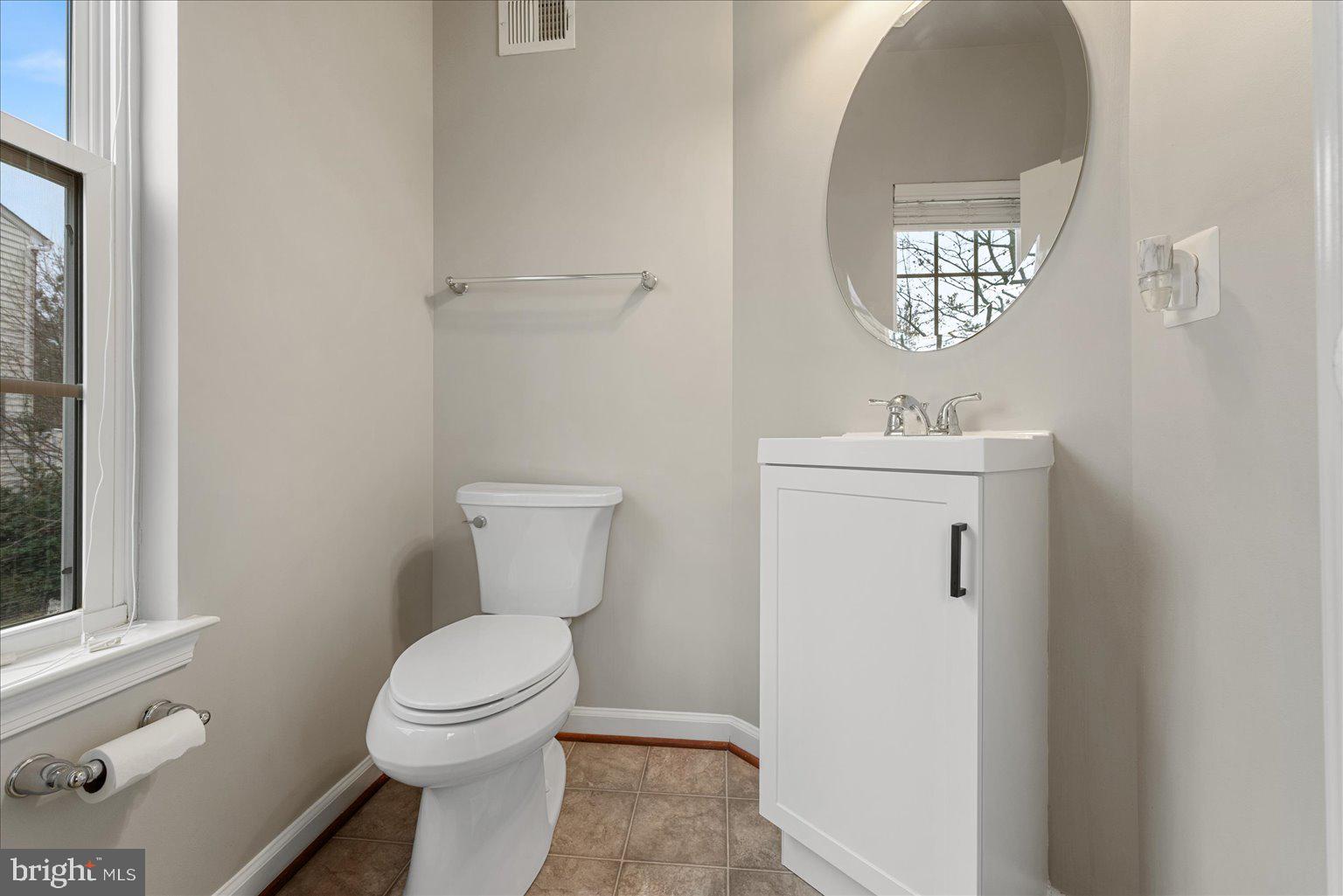 12761 Stone Lined Circle Lake Ridge, VA 22192 - Photo 9 of 24