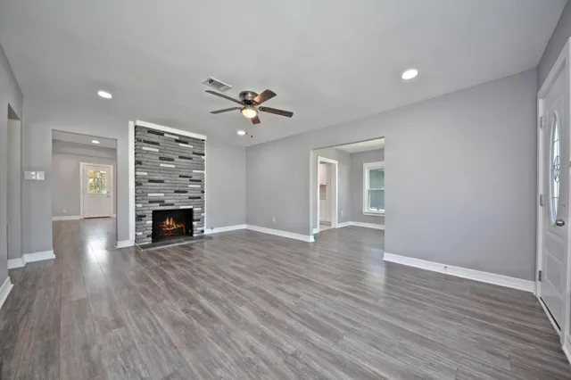 $2,400 | 3834 Rosedale Street, Houston, TX 77004