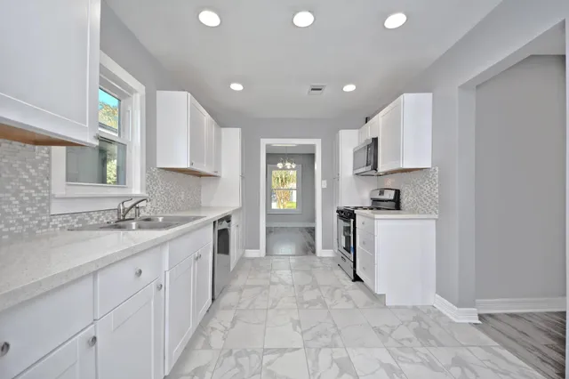 $2,400 | 3834 Rosedale Street, Houston, TX 77004