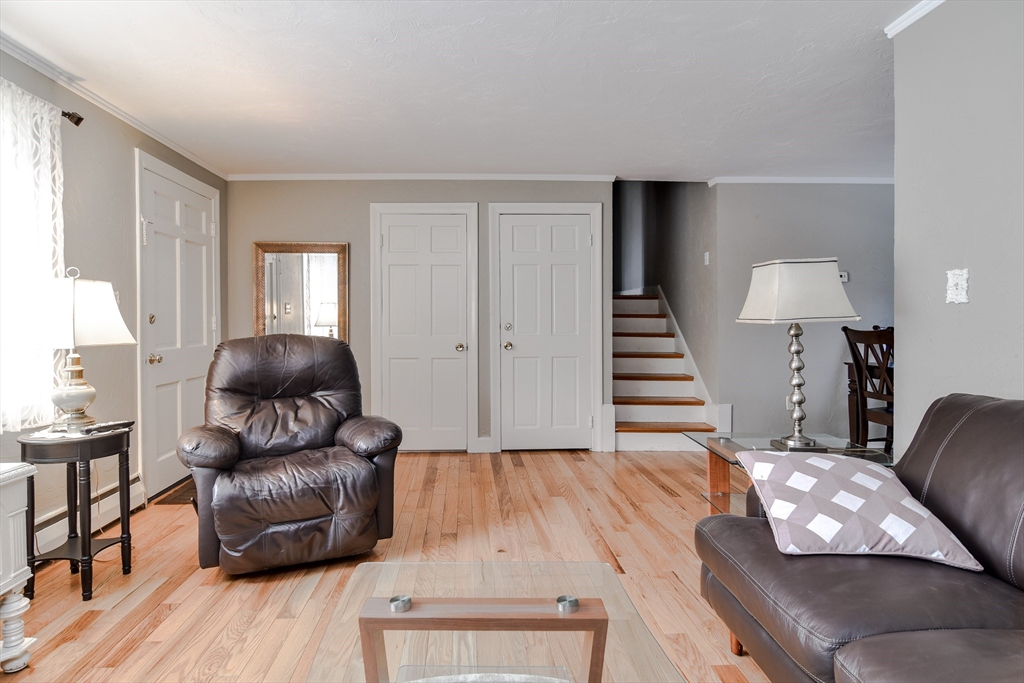 54 Shaw Farm Road Holliston, MA 01746 - Photo 3 of 21