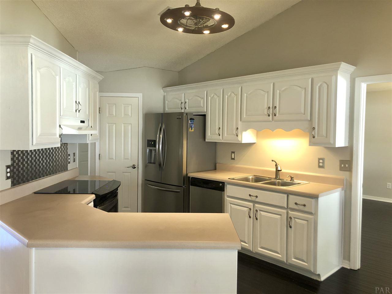 4332 Bayou Ridge Drive Pace, FL 32571 - Photo 4 of 27 Gallery Image 4