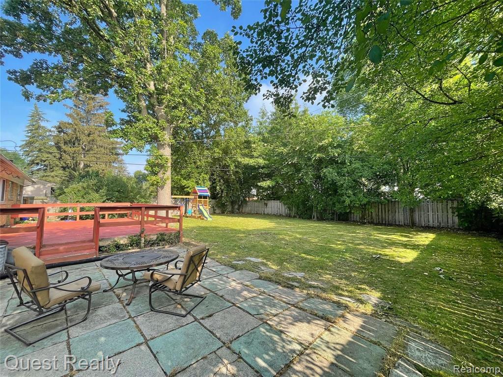 1849 East Maple Road Birmingham, MI 48009 - Photo 15 of 17