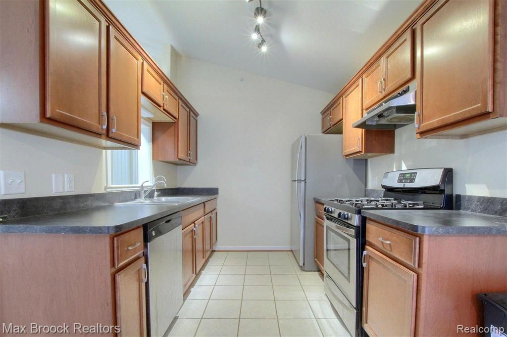 2804 Riversedge Drive Saline, MI 48176 - Photo 9 of 22