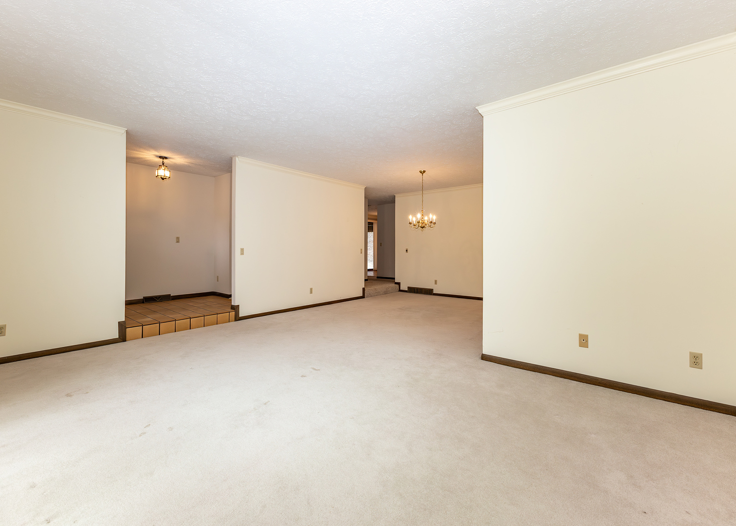 3748 53rd Street Moline, IL 61265 - Photo 5 of 24 an empty room with closet