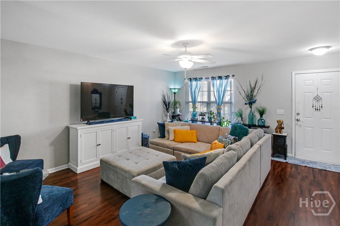 24 Transom Road Port Wentworth, GA 31407 - Photo 5 of 20 Living Room
