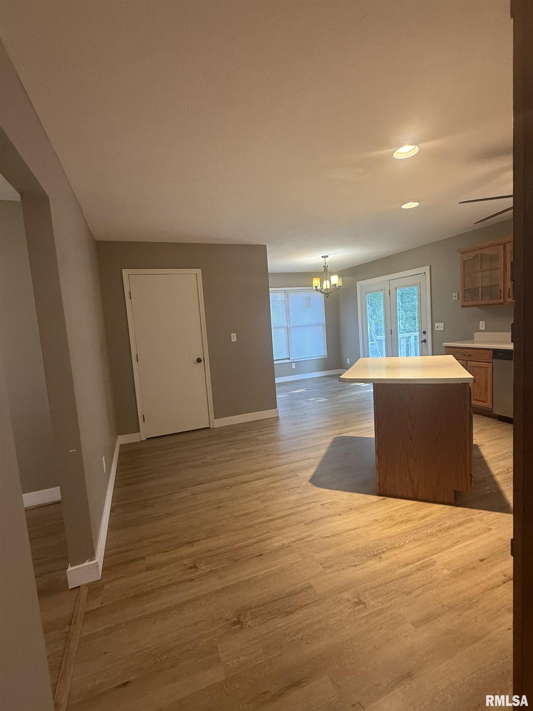 213 Appomattox Drive Springfield, IL 62711 - Photo 8 of 17