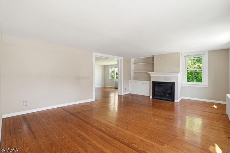 415 Village Road East West Windsor, NJ 08550 - Photo 6 of 33