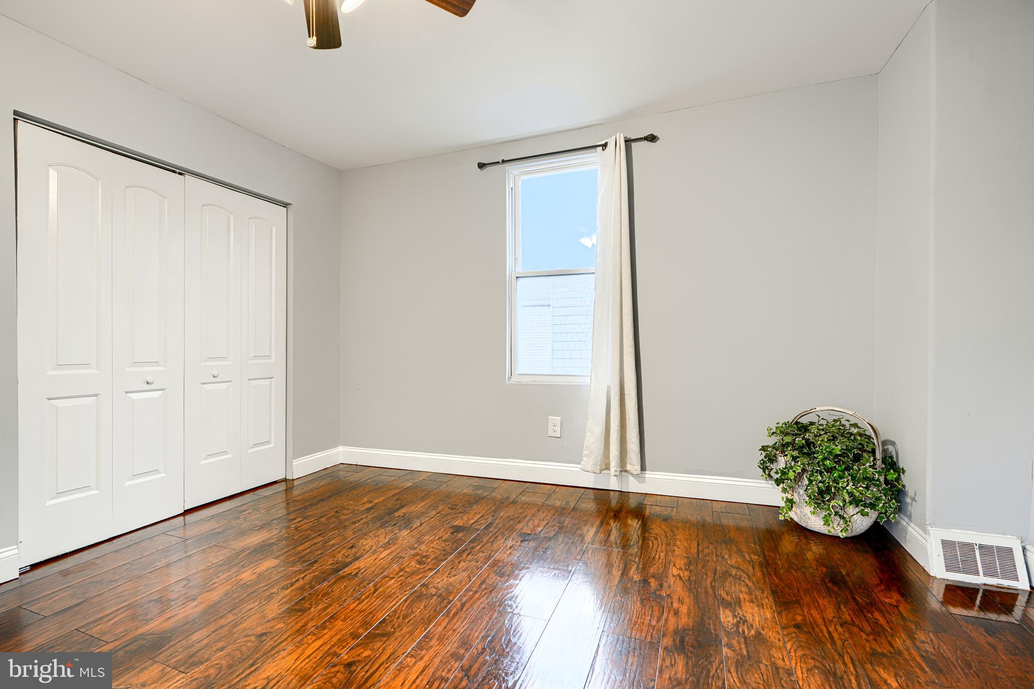 619 North Point Road Baltimore, MD 21224 - Photo 34 of 68 2nd upstairs bedroom